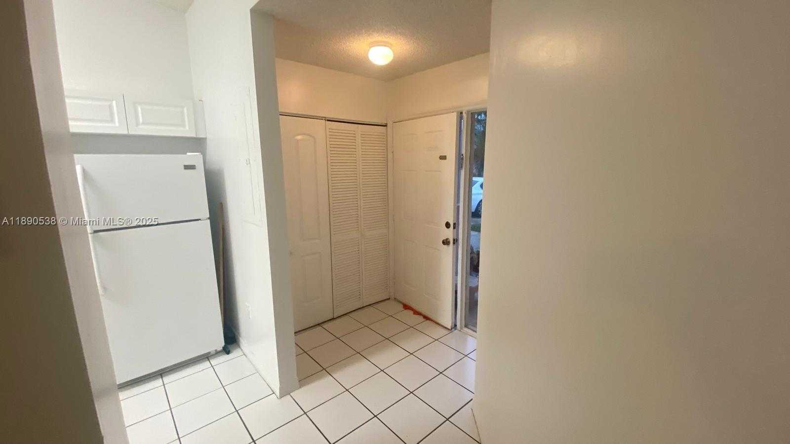 Small Image of 21240 NORTH EAST 9TH CT #1, Miami Number 4