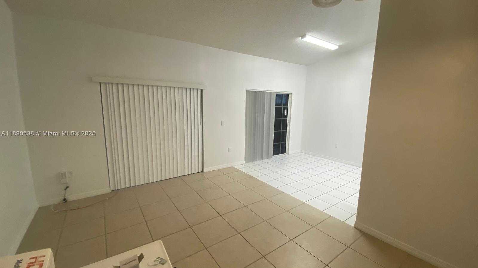 Small Image of 21240 NORTH EAST 9TH CT #1, Miami Number 6
