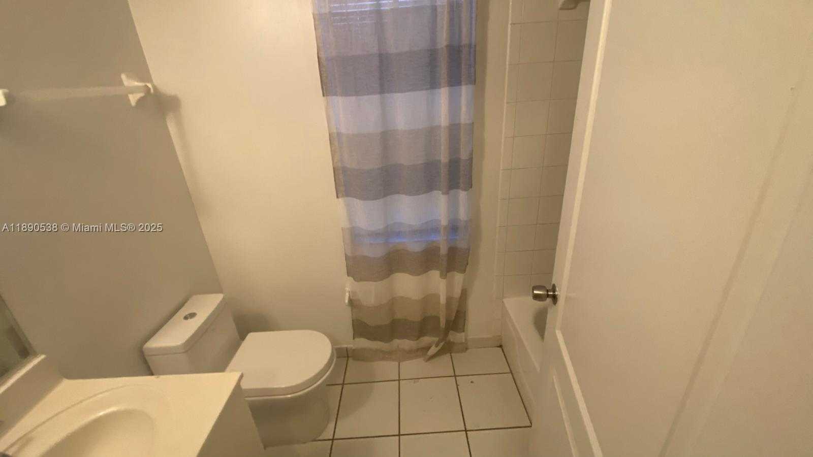 Small Image of 21240 NORTH EAST 9TH CT #1, Miami Number 8