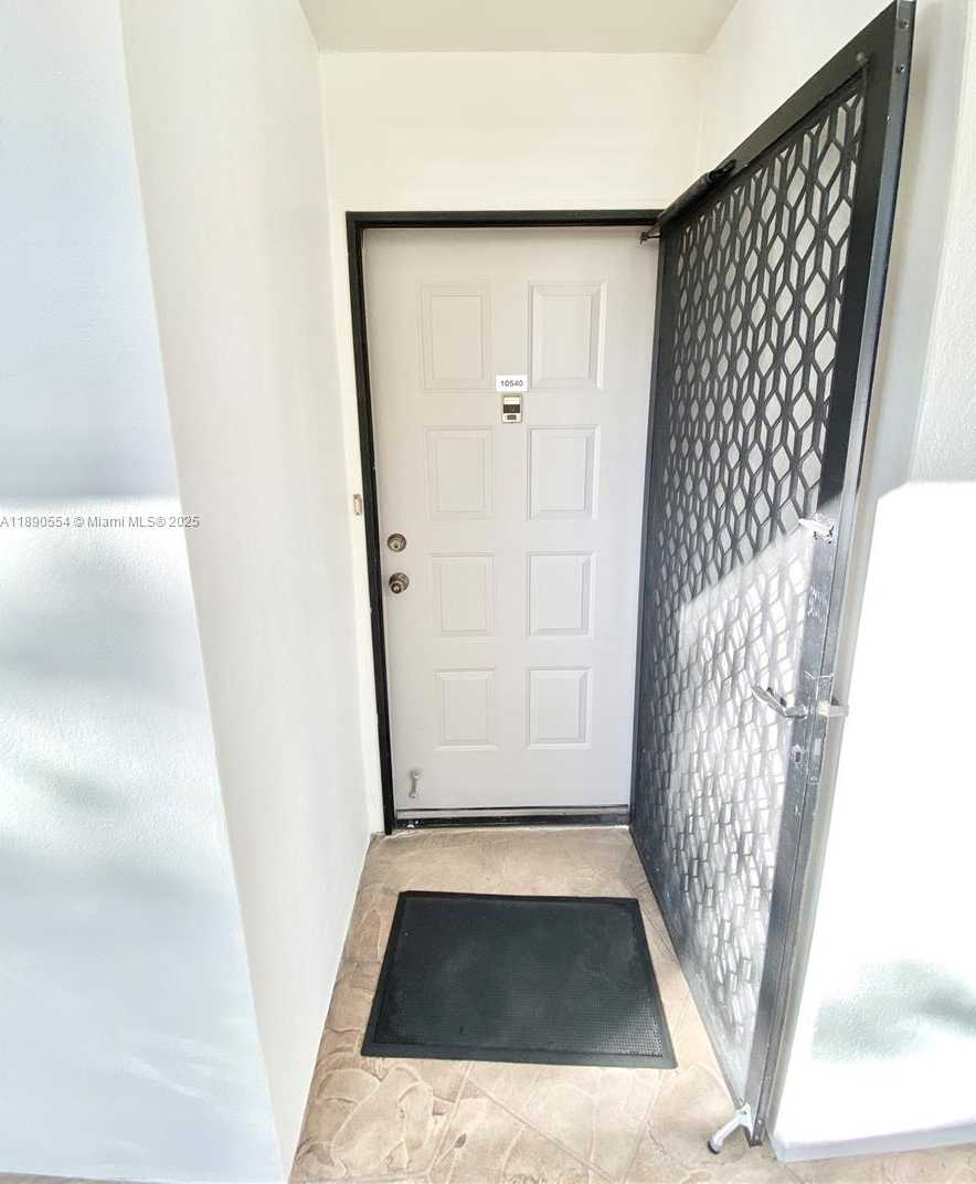 Small Image of 10540 EAST CLAIRMONT CIR #205, Tamarac Number 30