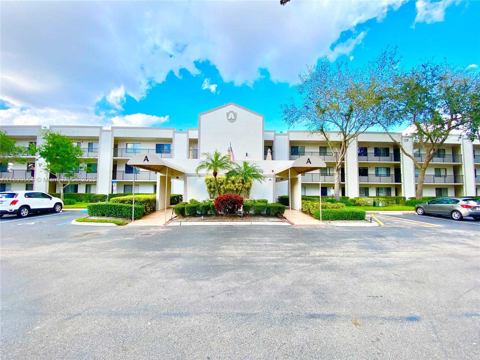 Small Image of 10540 EAST CLAIRMONT CIR #205, Tamarac Number 34