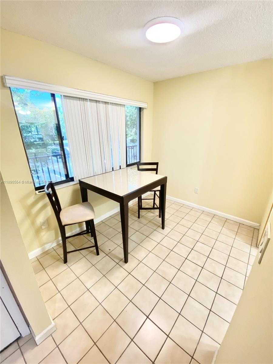 Small Image of 10540 EAST CLAIRMONT CIR #205, Tamarac Number 9