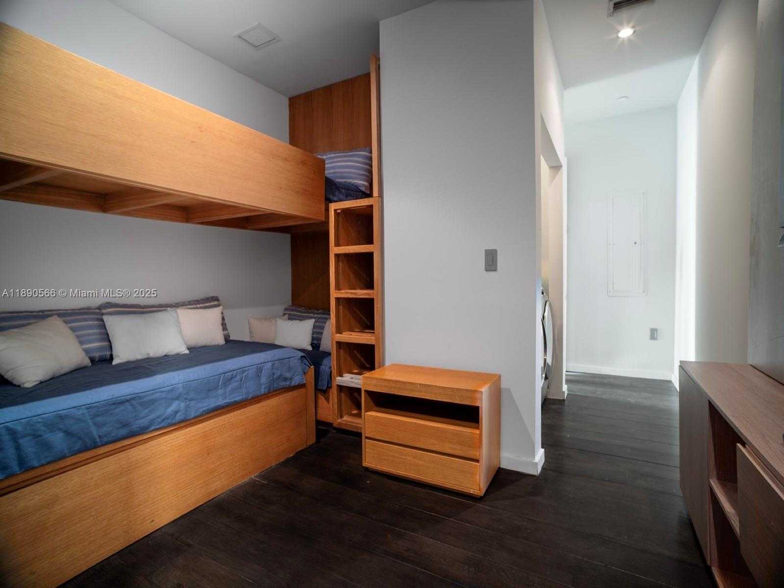 Small Image of 900 BRICKELL KEY BLVD #2204, Miami Number 23