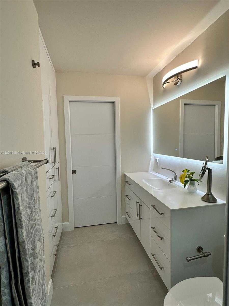 Small Image of 12136 SAINT ANDREWS PL #202, Miramar Number 23