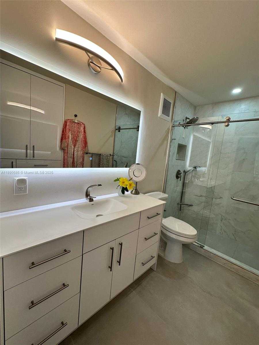 Small Image of 12136 SAINT ANDREWS PL #202, Miramar Number 24