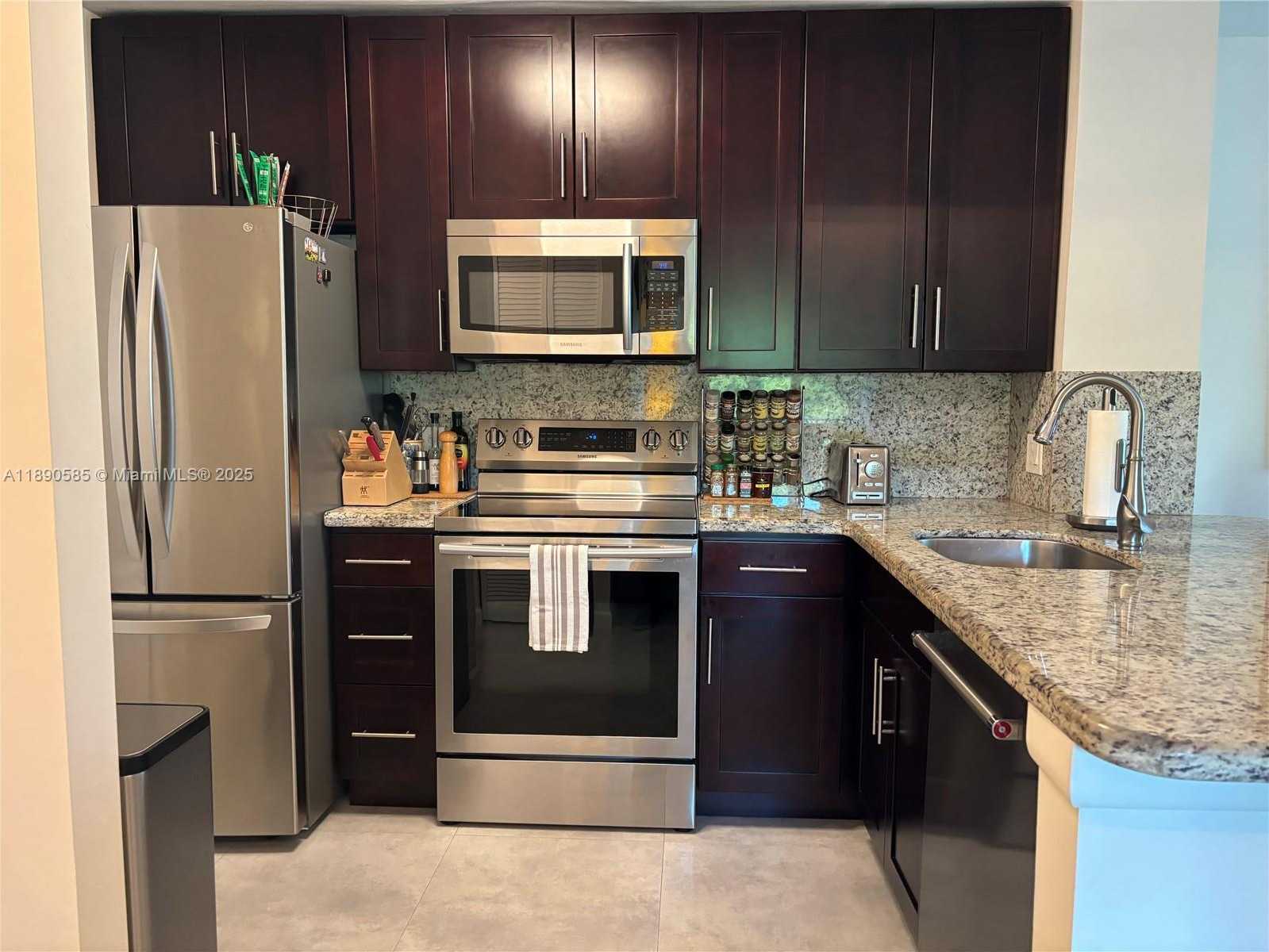 Small Image of 12136 SAINT ANDREWS PL #202, Miramar Number 27