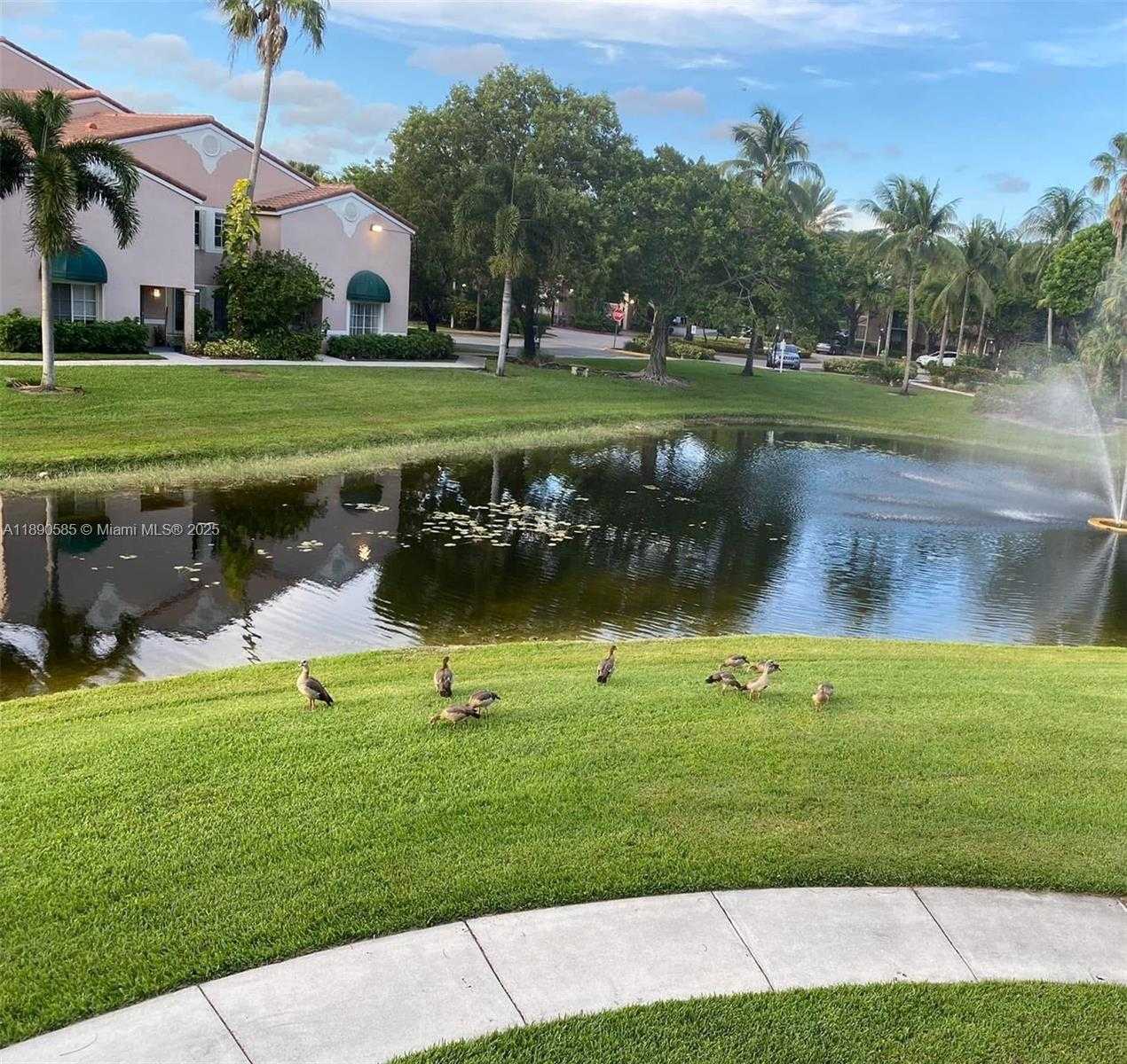 Small Image of 12136 SAINT ANDREWS PL #202, Miramar Number 4