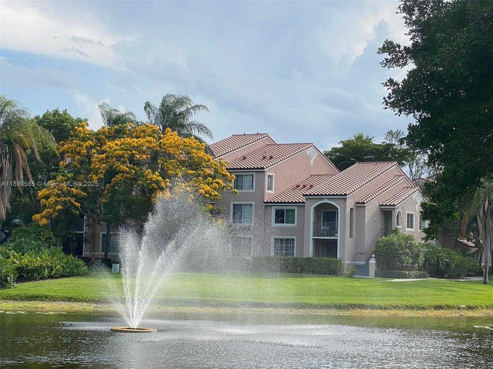 Small Image of 12136 SAINT ANDREWS PL #202, Miramar Number 6