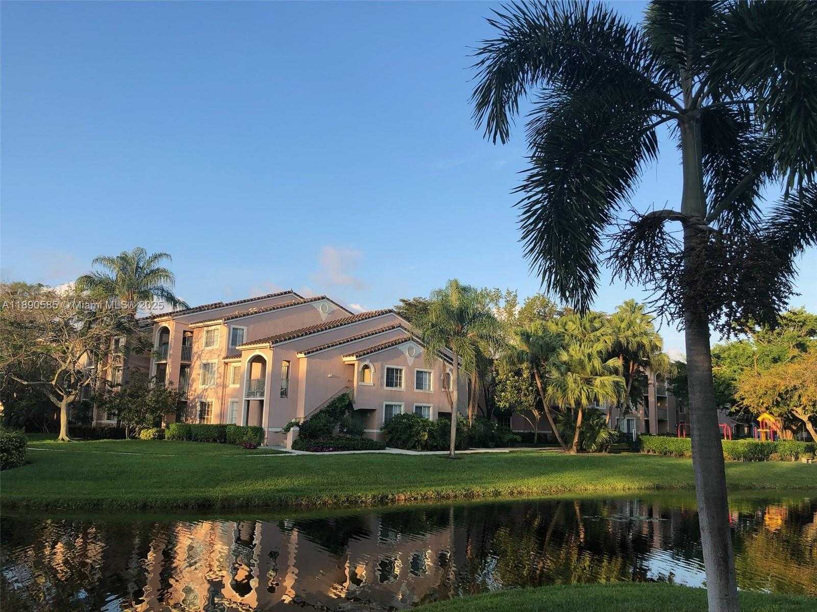 Small Image of 12136 SAINT ANDREWS PL #202, Miramar Number 8