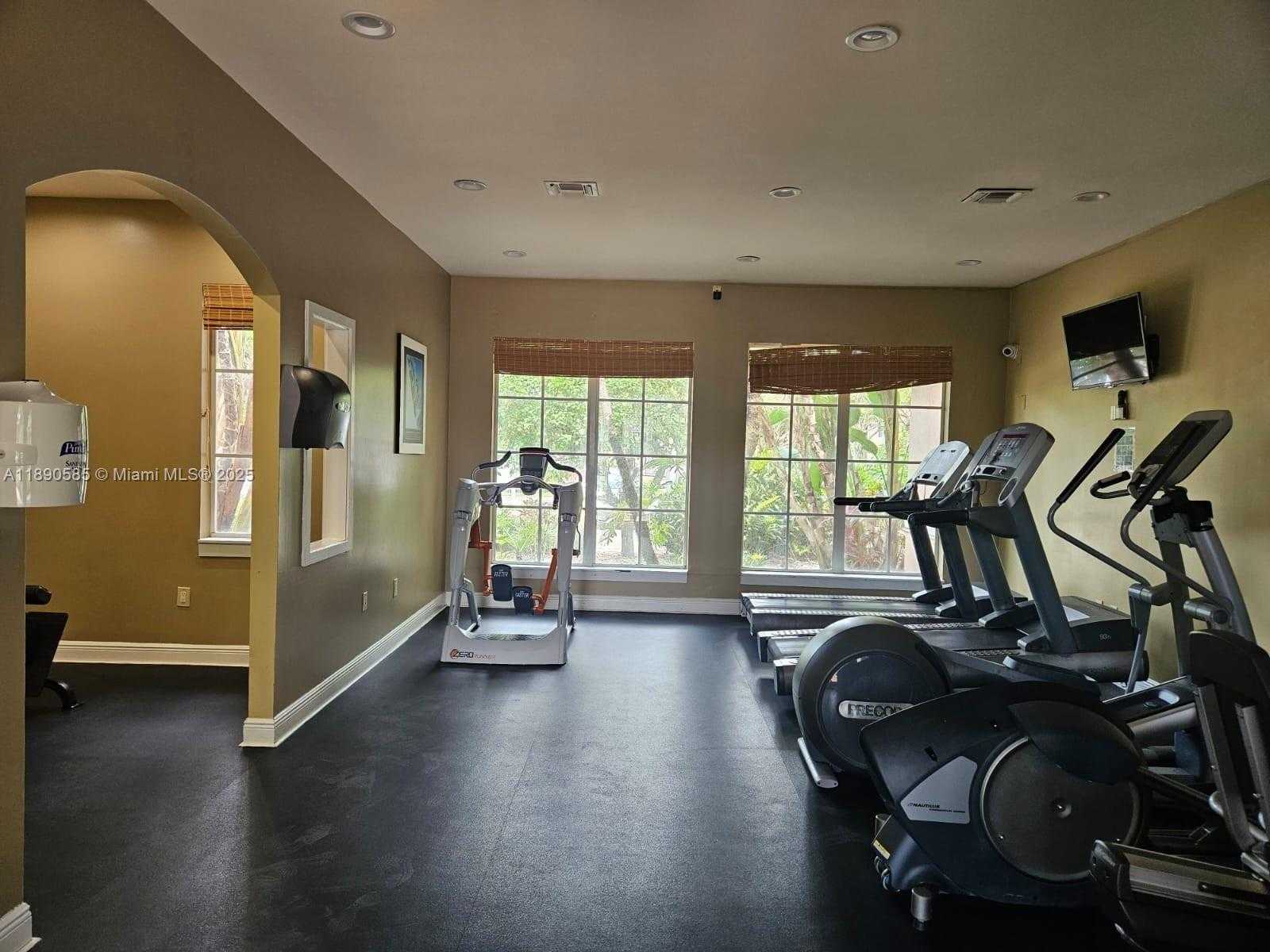 Small Image of 12136 SAINT ANDREWS PL #202, Miramar Number 9