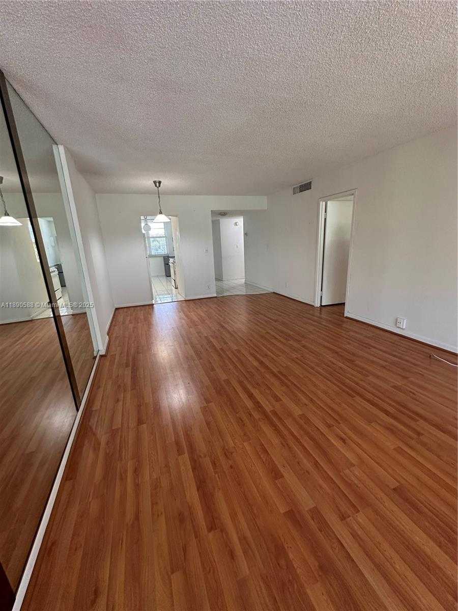 Small Image of 250 JACARANDA DR #305, Plantation Number 10