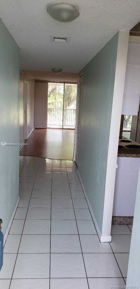 Small Image of 250 JACARANDA DR #305, Plantation Number 7