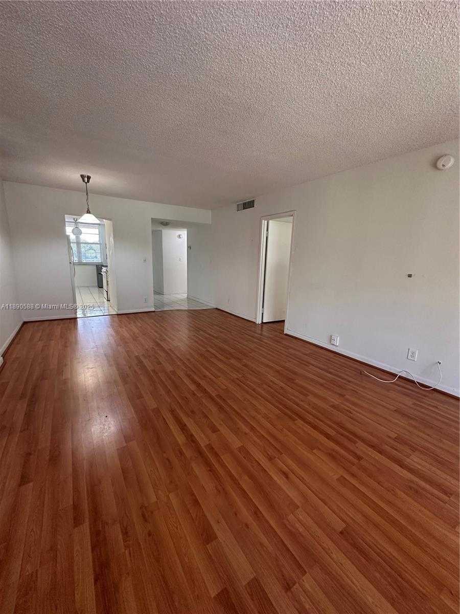 Small Image of 250 JACARANDA DR #305, Plantation Number 9