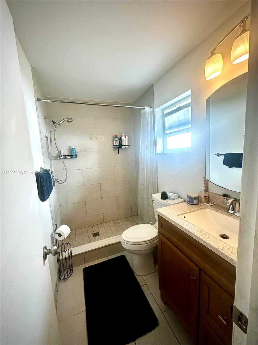 Small Image of 1824 MONROE ST #4, Hollywood Number 15