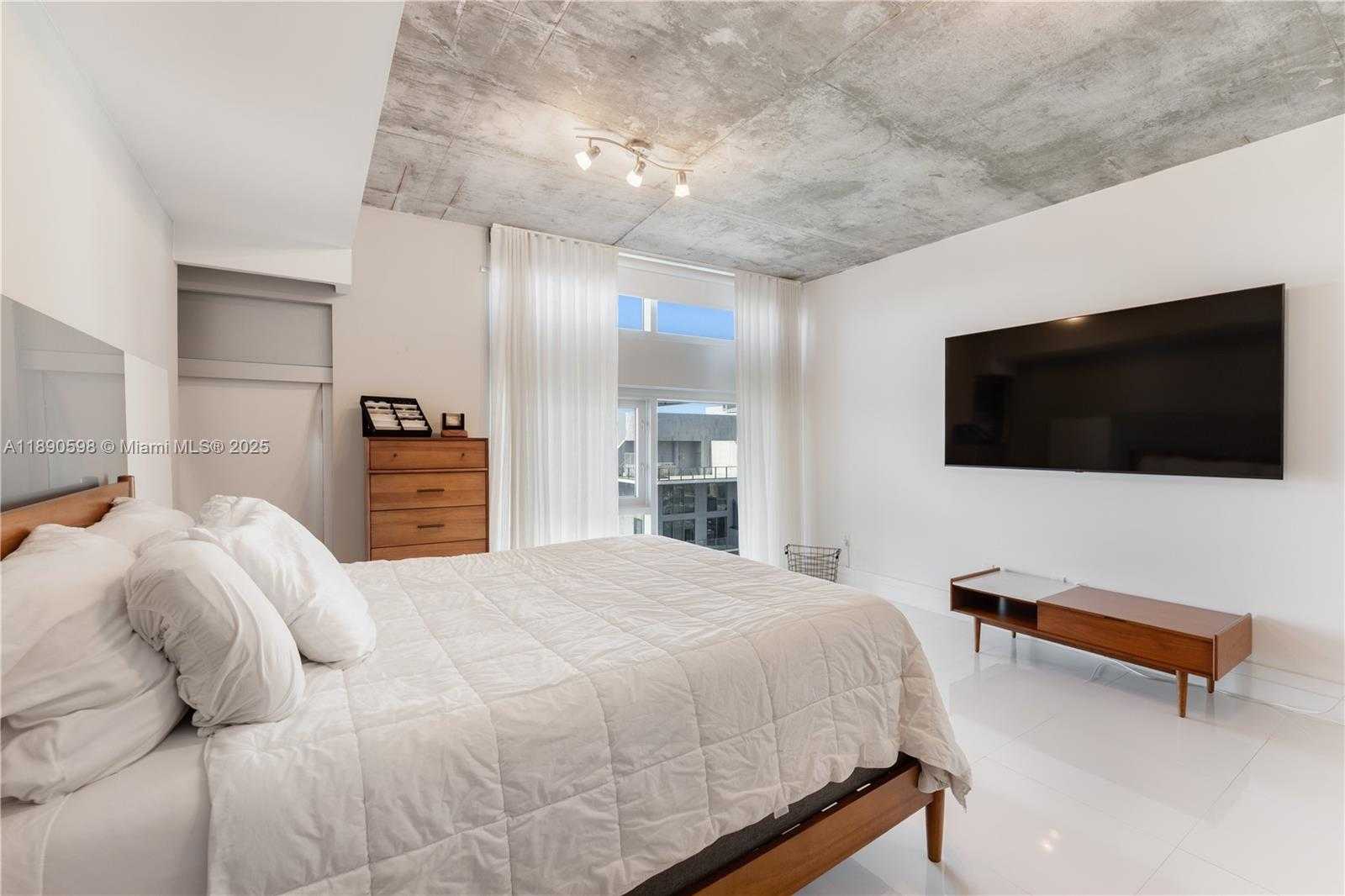 Small Image of 3301 NORTH EAST 1ST AVE #PH-7, Miami Number 20