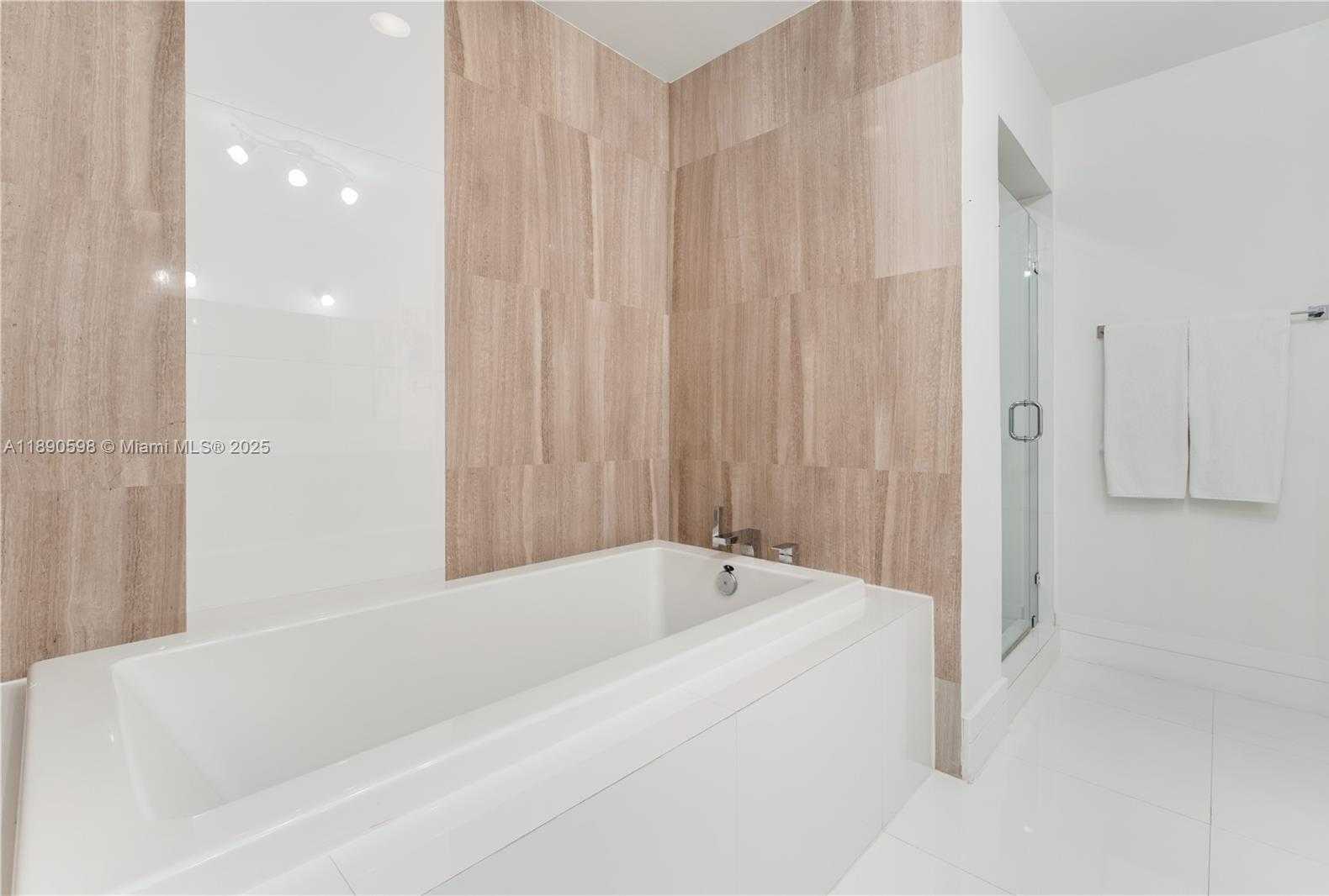Small Image of 3301 NORTH EAST 1ST AVE #PH-7, Miami Number 24