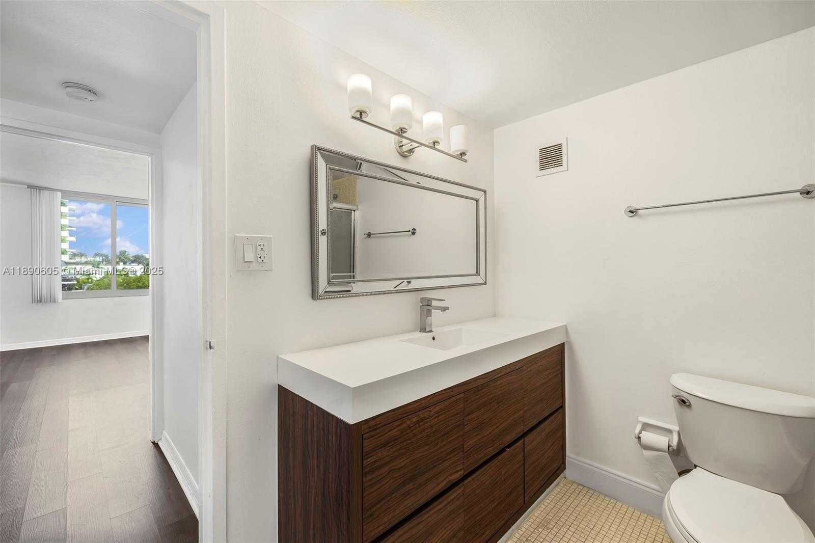 Small Image of Miami Beach Number 19