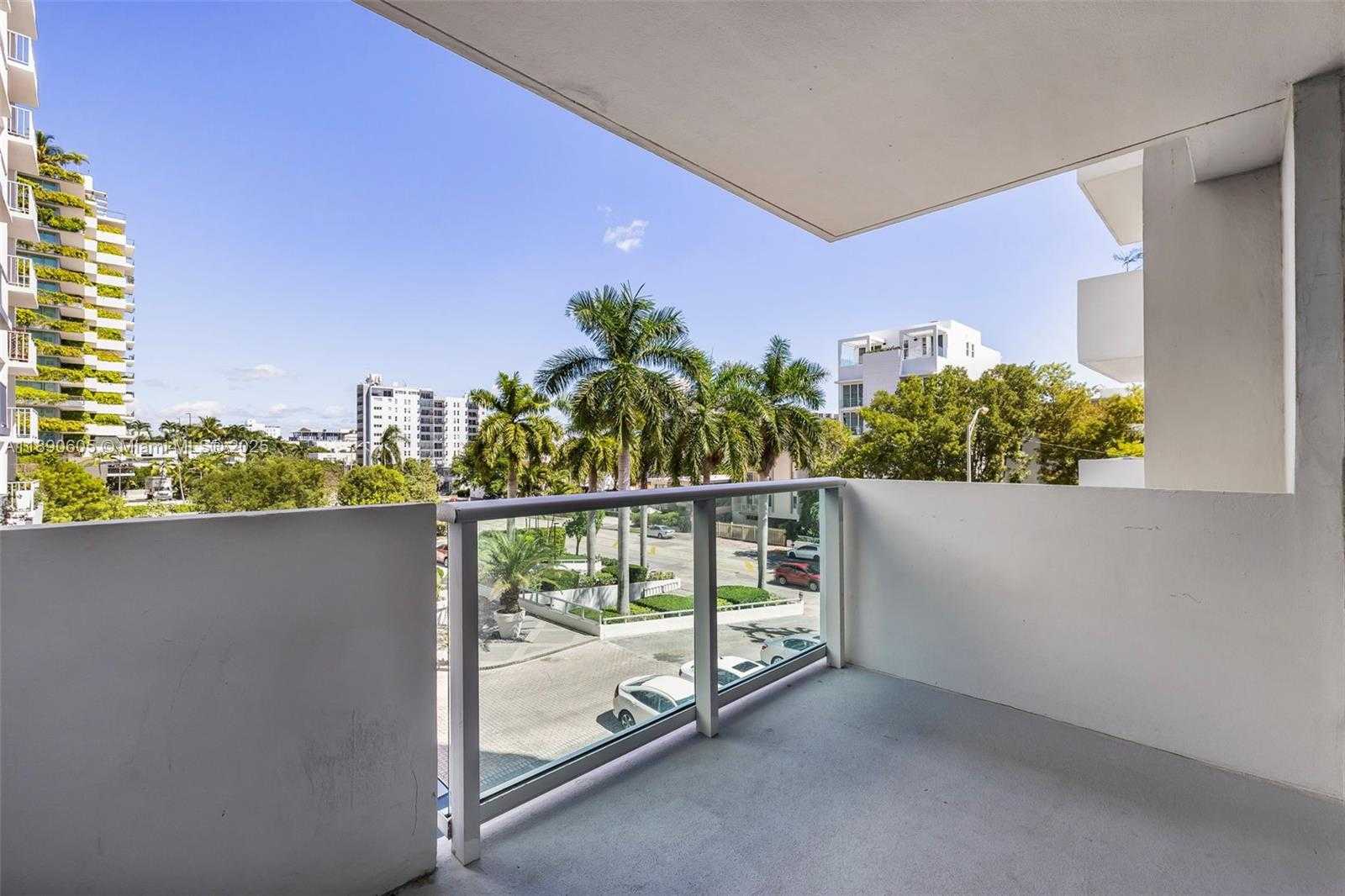 Small Image of Miami Beach Number 21