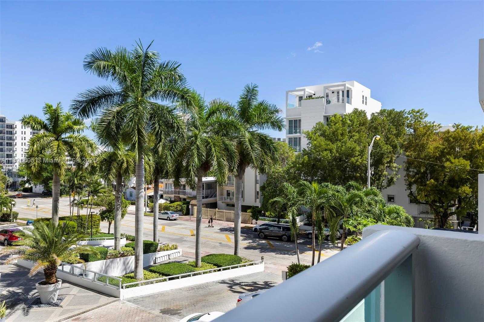 Small Image of Miami Beach Number 22
