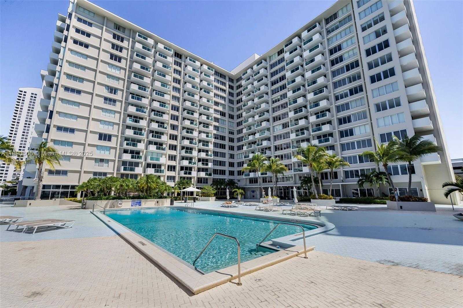 Small Image of Miami Beach Number 25