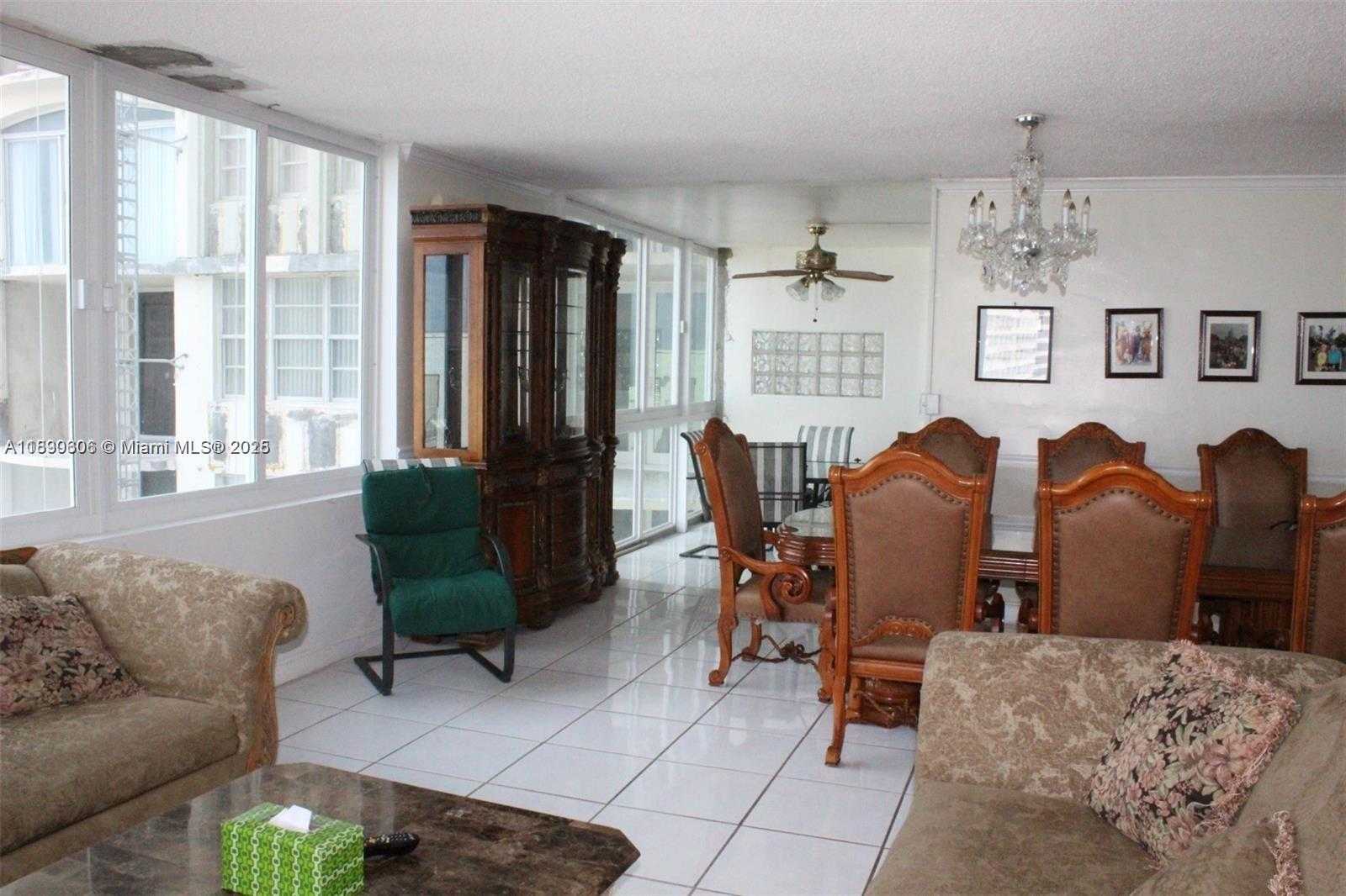 Small Image of 5401 COLLINS AVE #819, Miami Beach Number 26