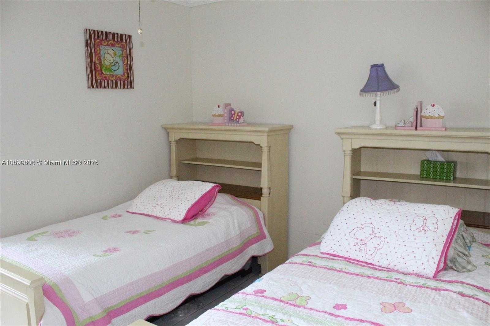 Small Image of 5401 COLLINS AVE #819, Miami Beach Number 29
