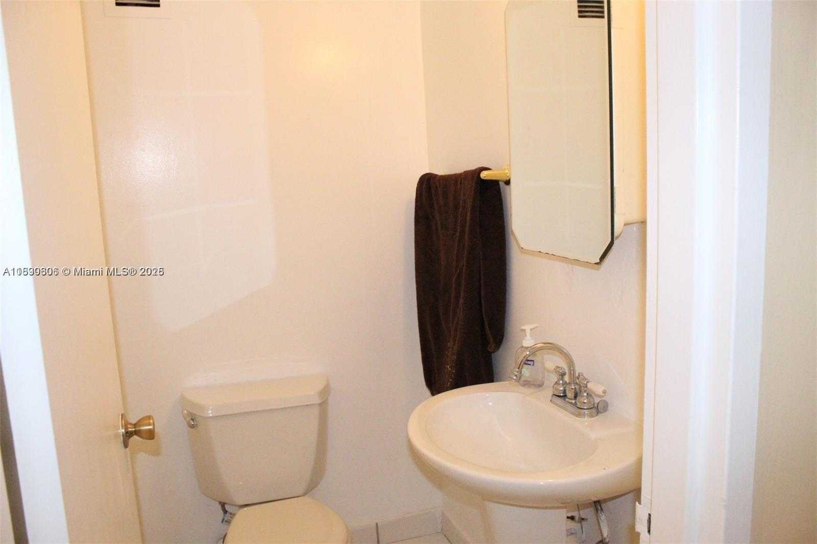 Small Image of 5401 COLLINS AVE #819, Miami Beach Number 34