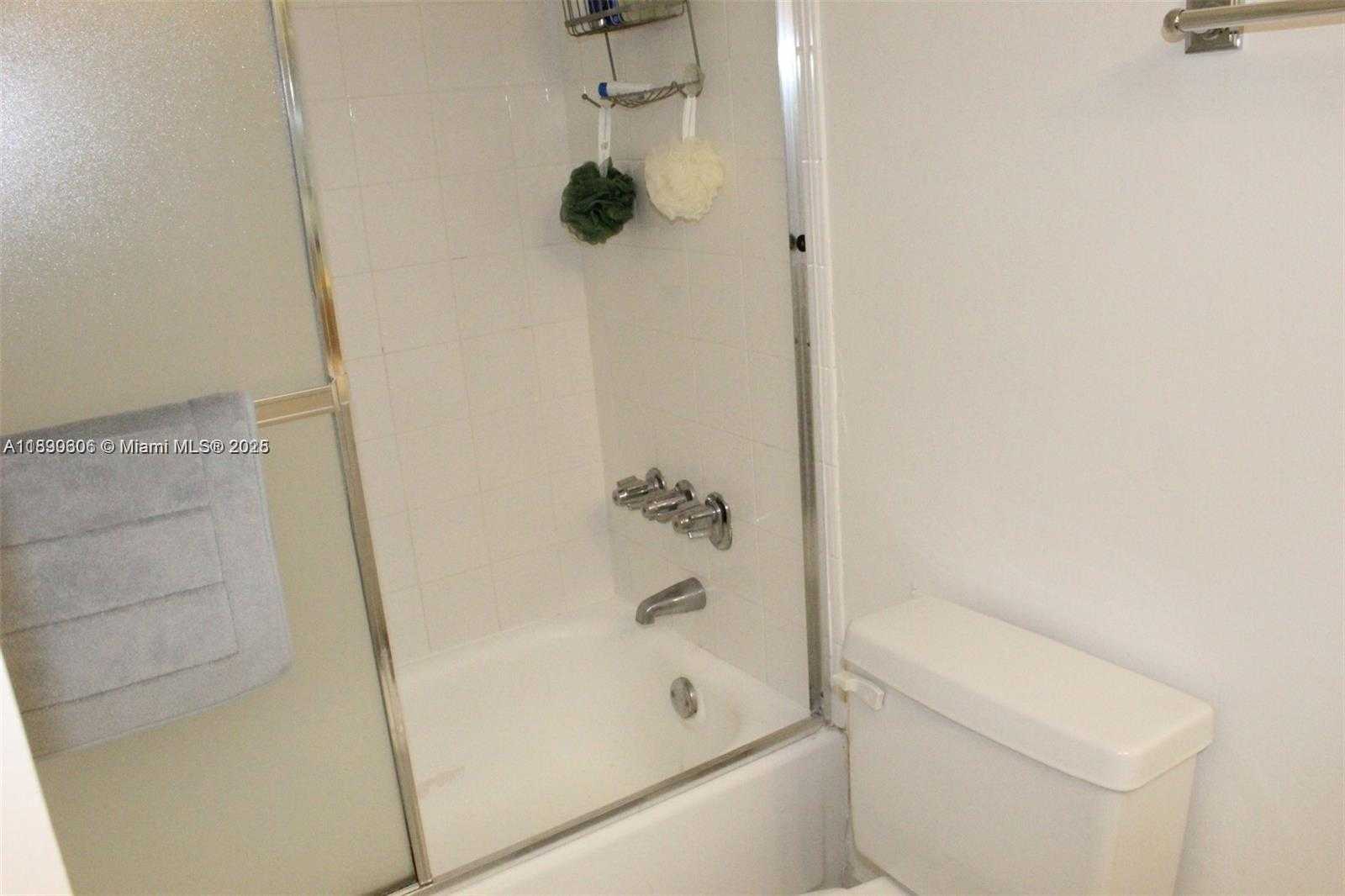 Small Image of 5401 COLLINS AVE #819, Miami Beach Number 36