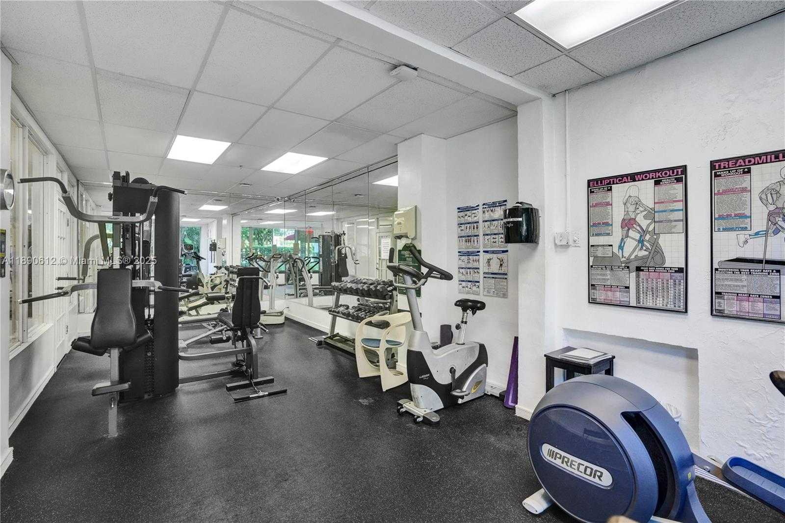 Small Image of 255 WEST 24TH ST #204, Miami Beach Number 9