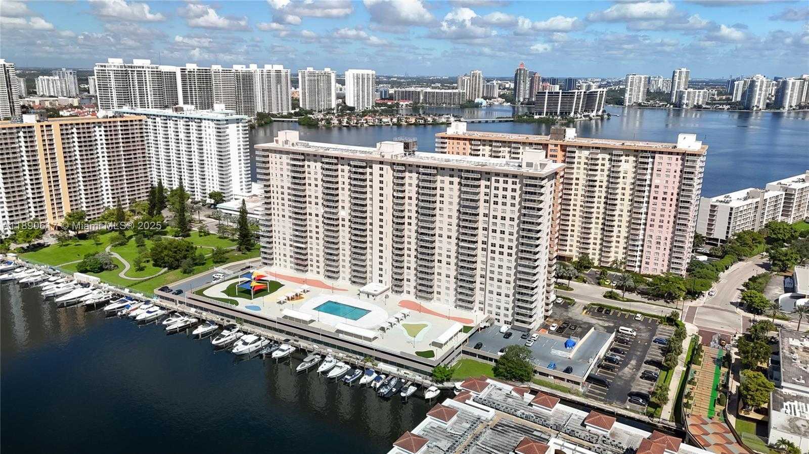 Small Image of 250 174TH ST #1211, Sunny Isles Beach Number 4