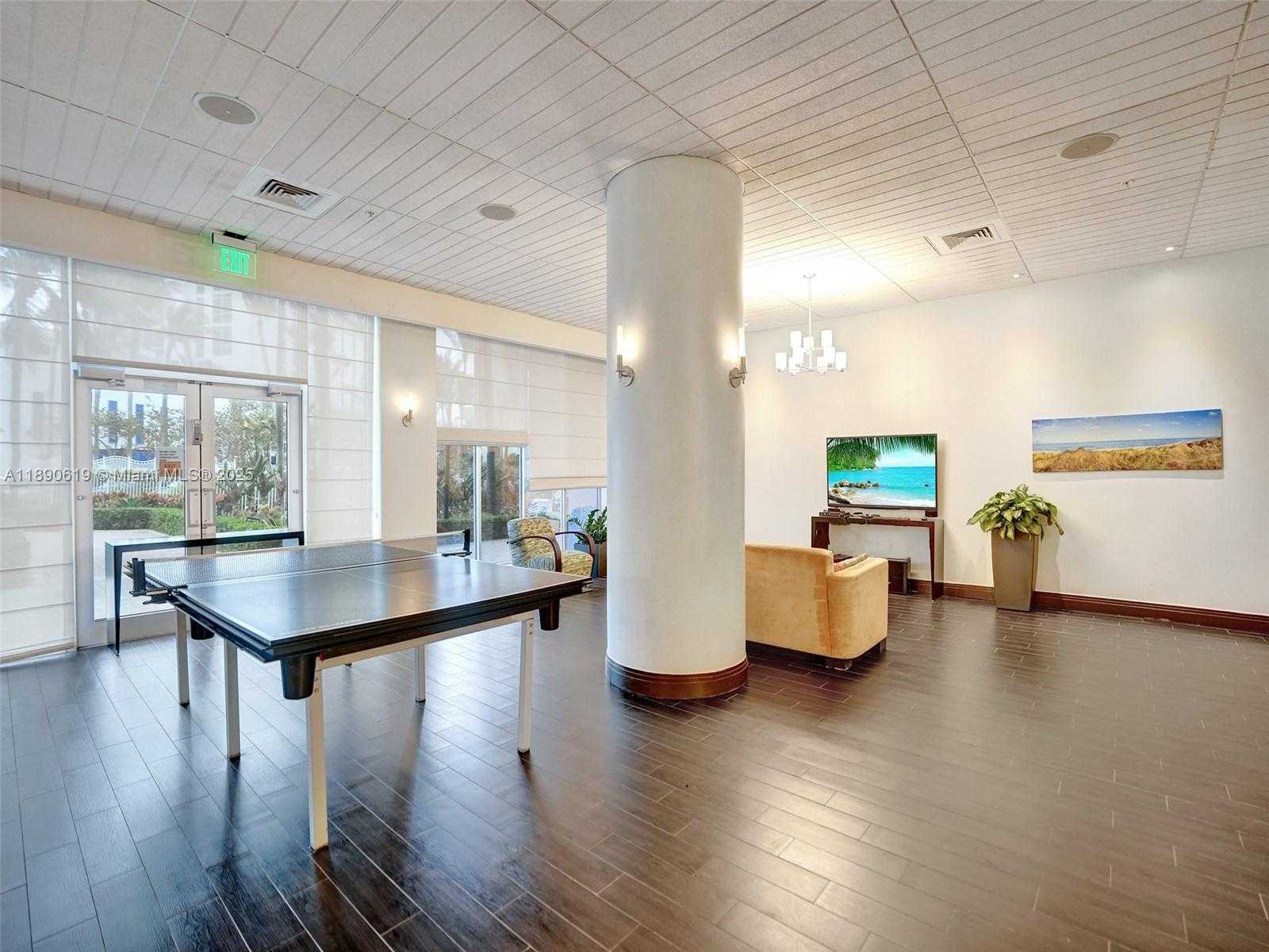 Small Image of 3901 SOUTH OCEAN DR #6V, Hollywood Number 39