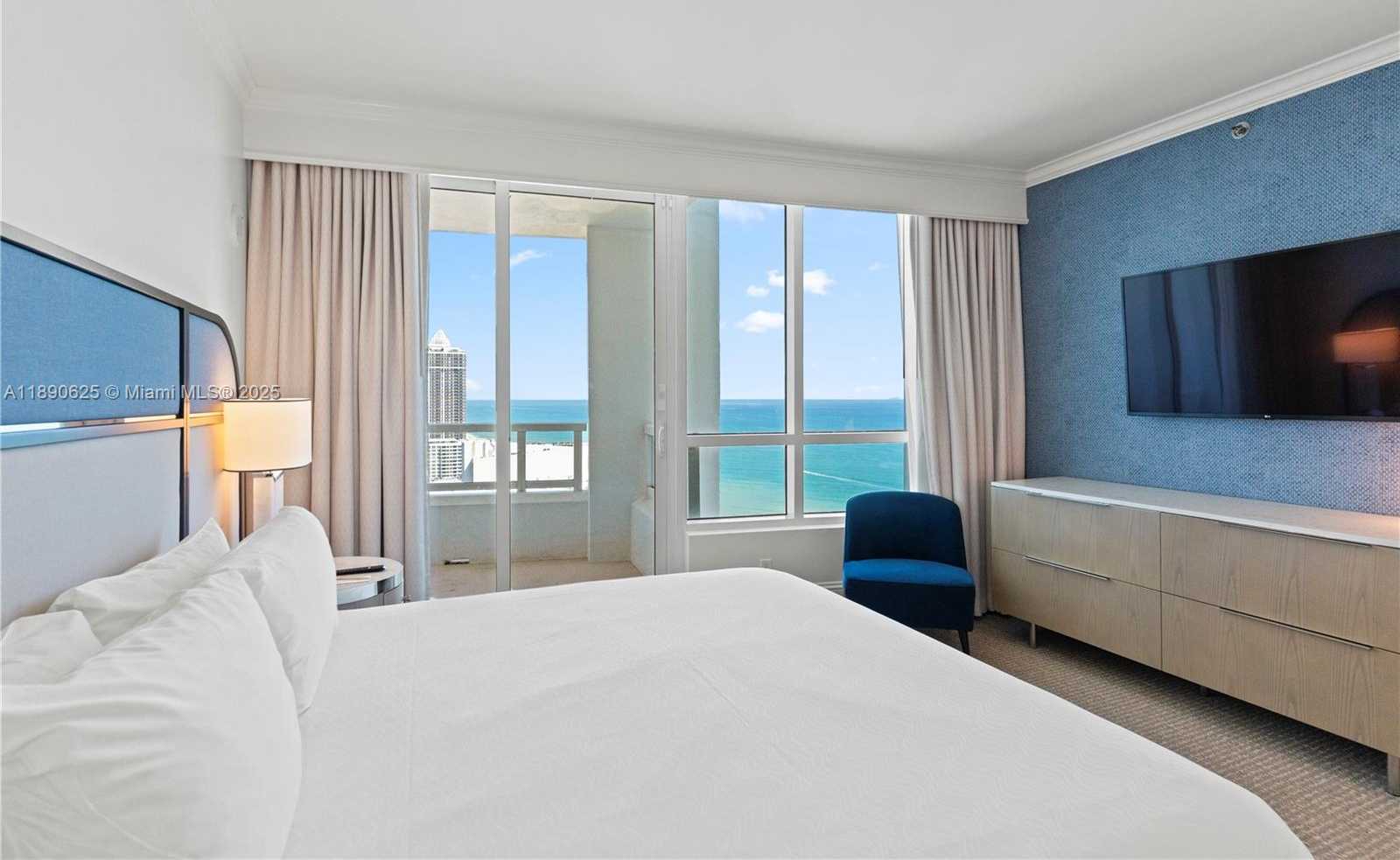 Small Image of 4401 COLLINS AVE #3003, Miami Beach Number 12
