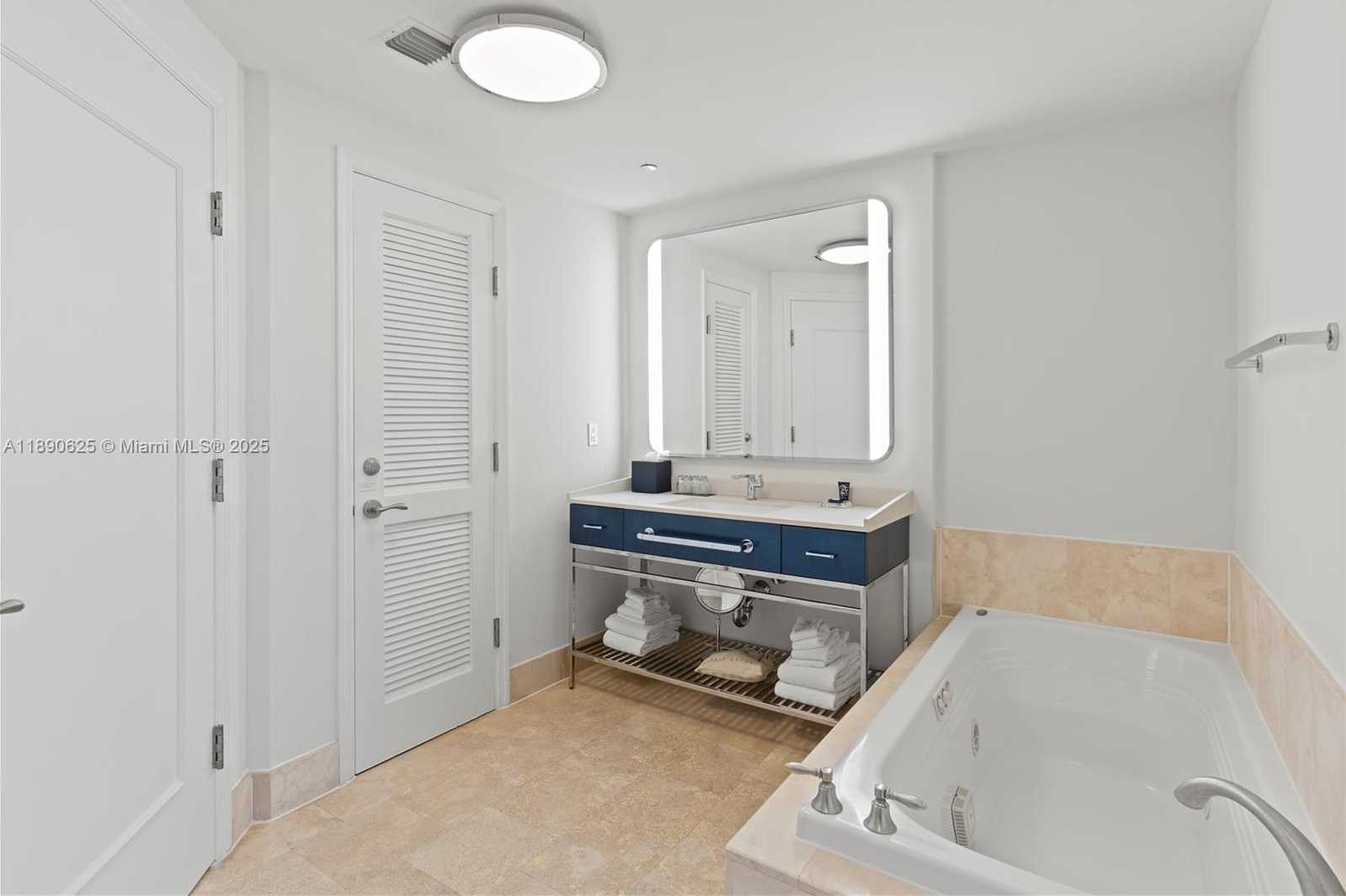 Small Image of 4401 COLLINS AVE #3003, Miami Beach Number 23