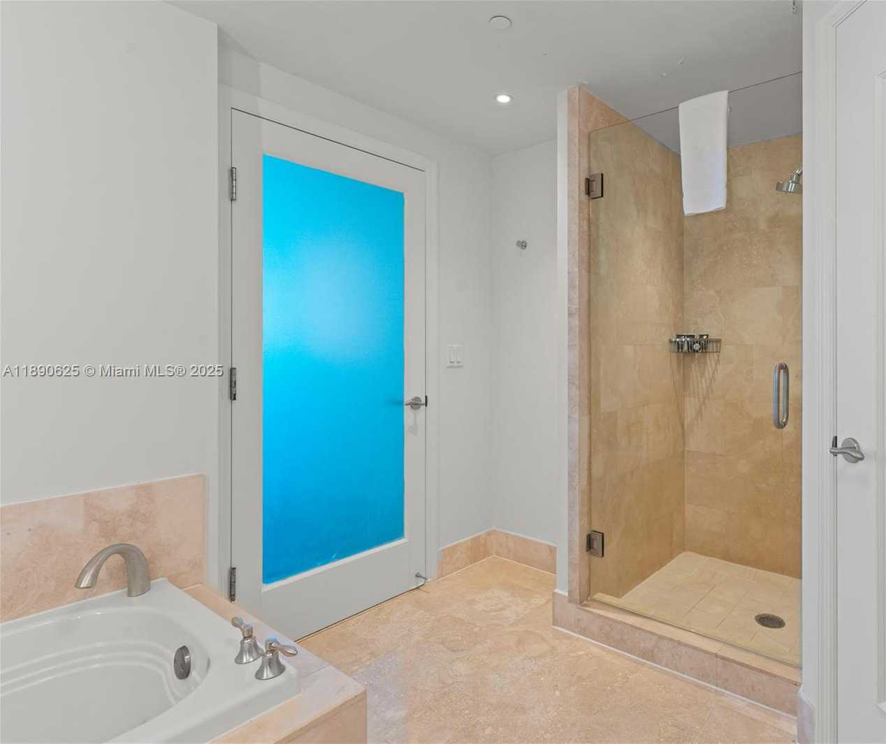 Small Image of 4401 COLLINS AVE #3003, Miami Beach Number 24