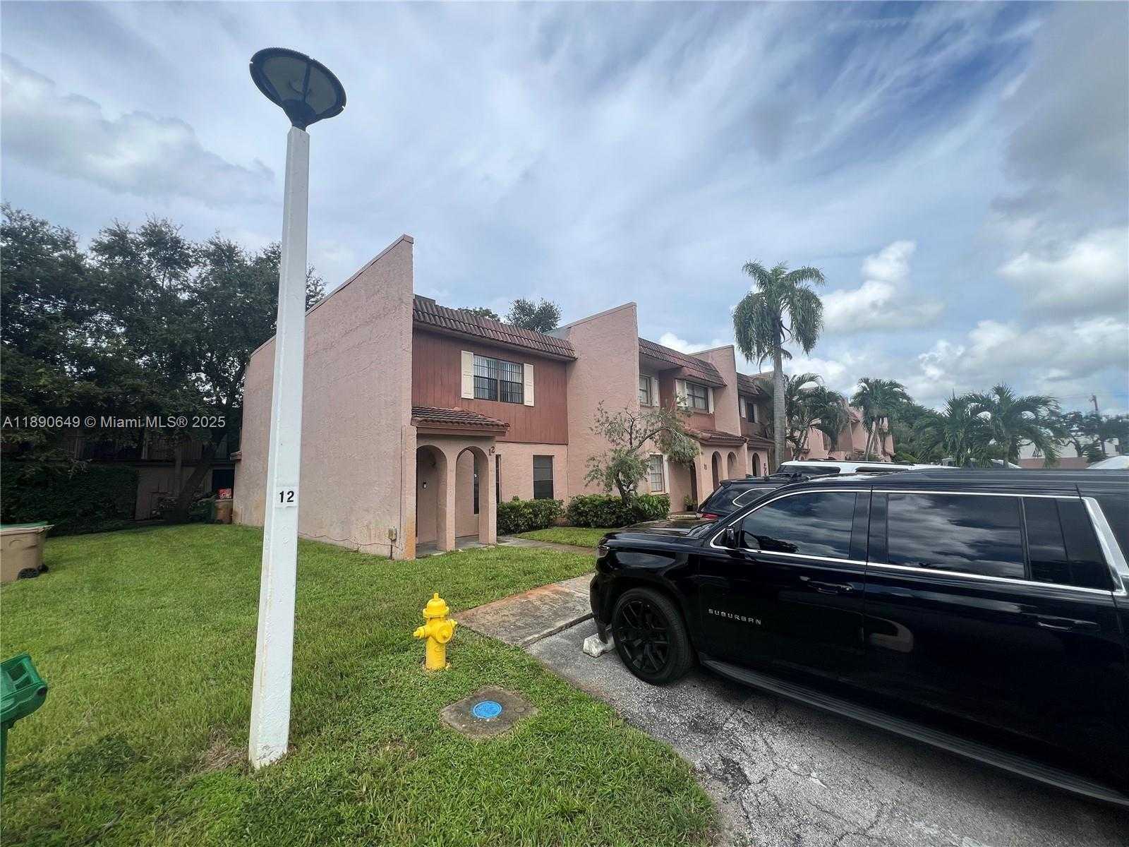 Small Image of 12 MADRID LN #1-18, Davie Number 2