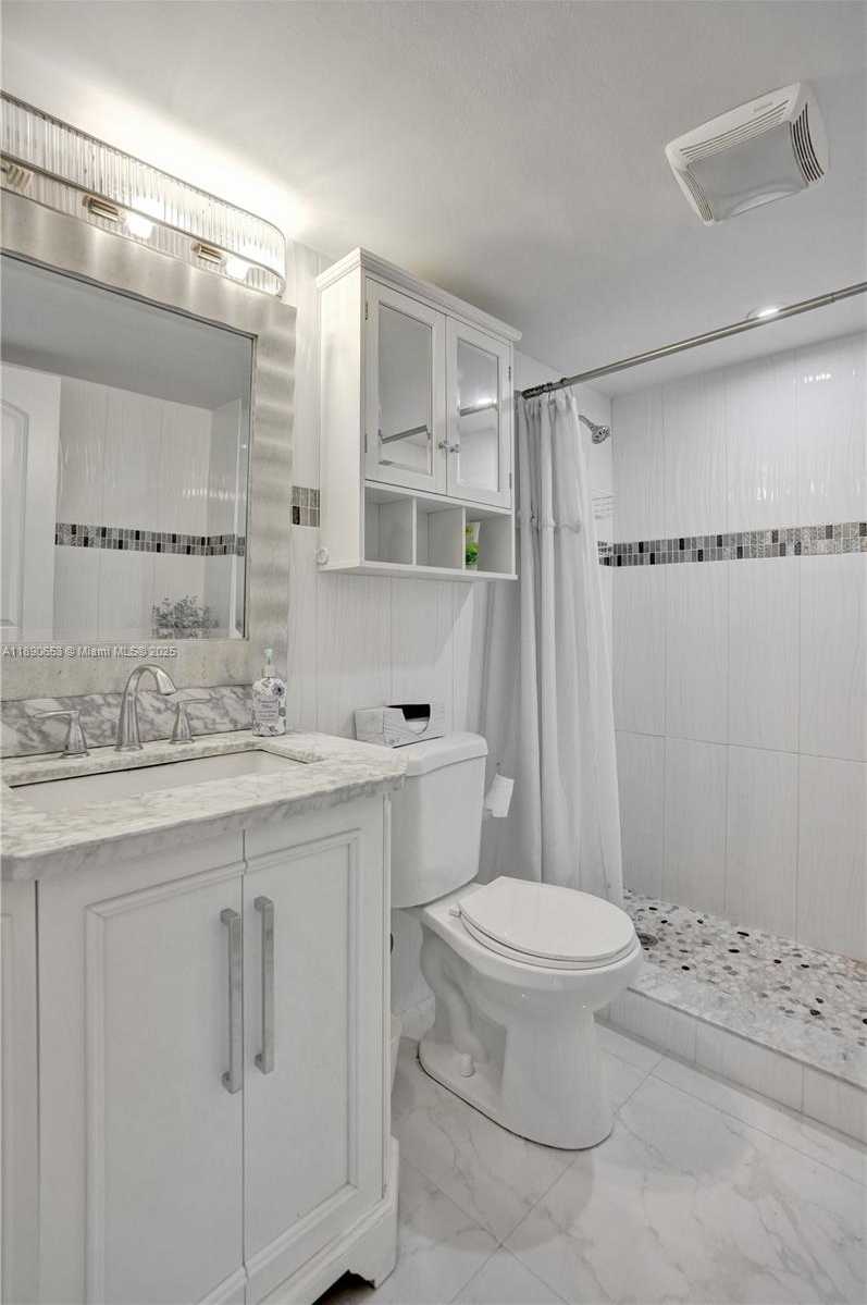 Small Image of 1889 SOUTH OCEAN DR #114, Hallandale Beach Number 10