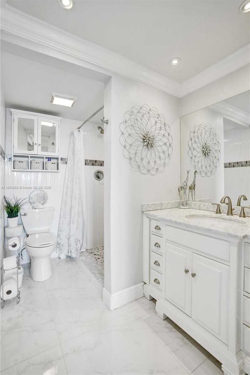 Small Image of 1889 SOUTH OCEAN DR #114, Hallandale Beach Number 14