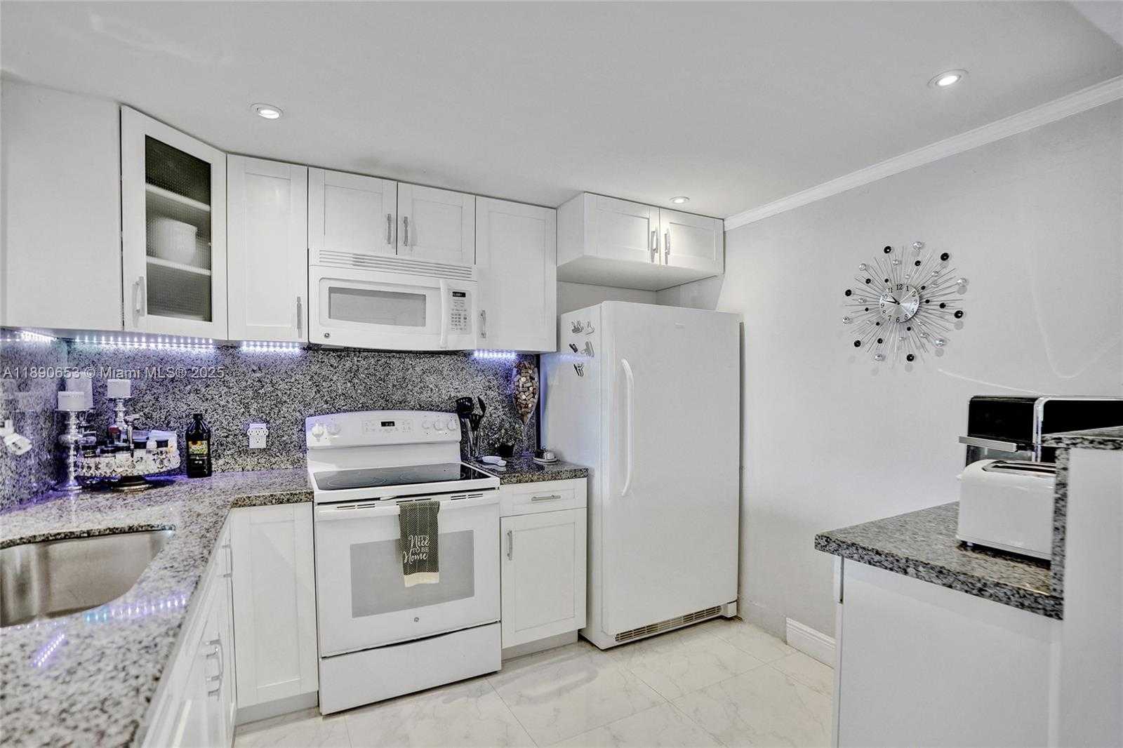 Small Image of 1889 SOUTH OCEAN DR #114, Hallandale Beach Number 17