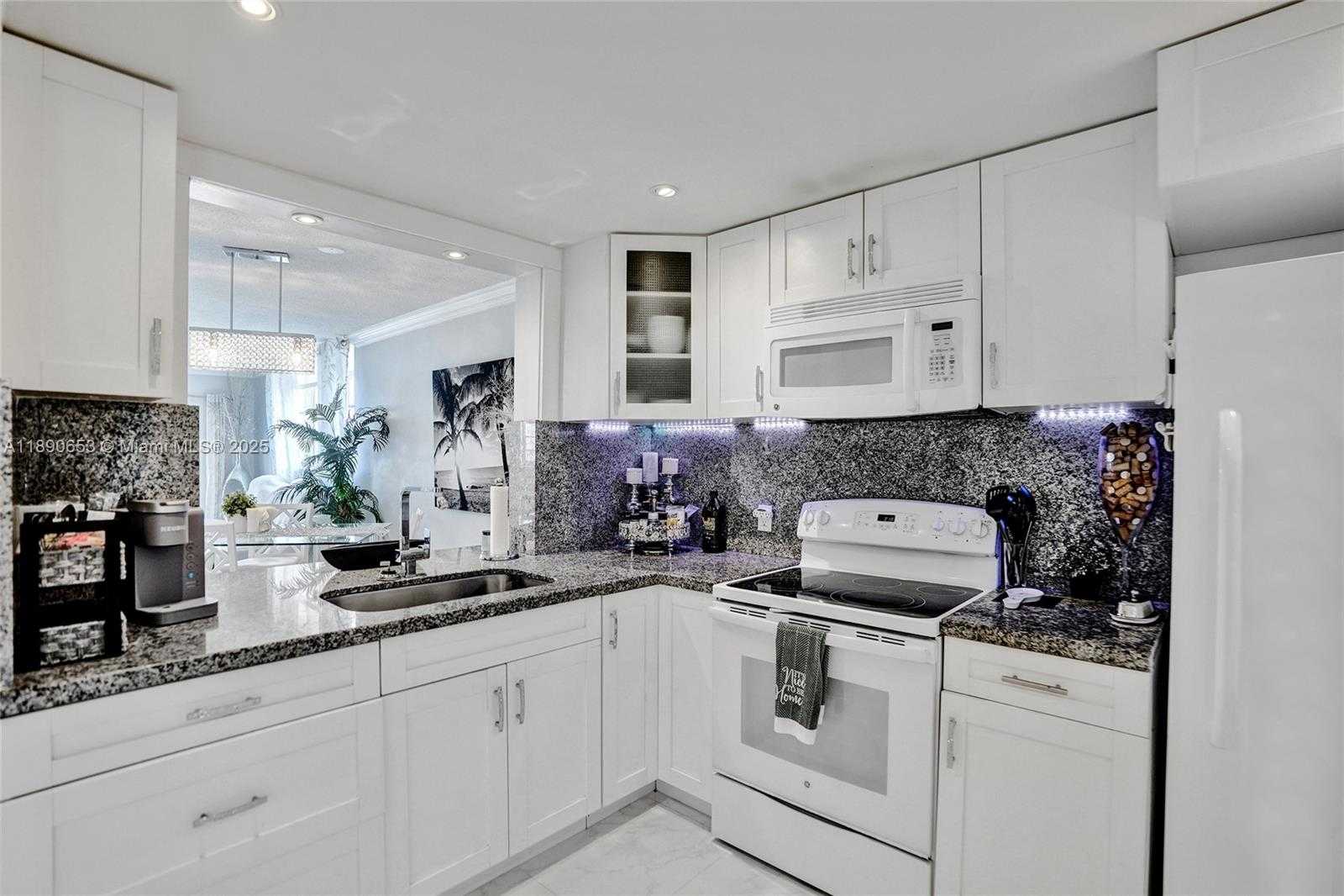 Small Image of 1889 SOUTH OCEAN DR #114, Hallandale Beach Number 19