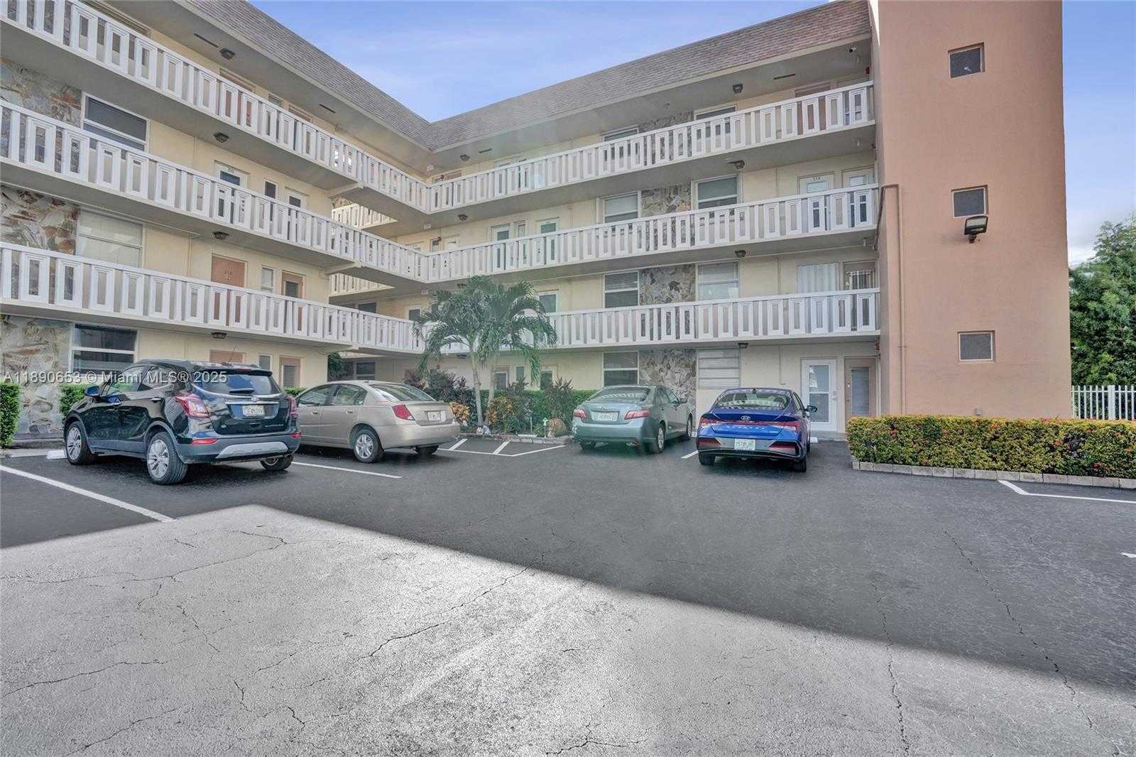 Small Image of 1889 SOUTH OCEAN DR #114, Hallandale Beach Number 38