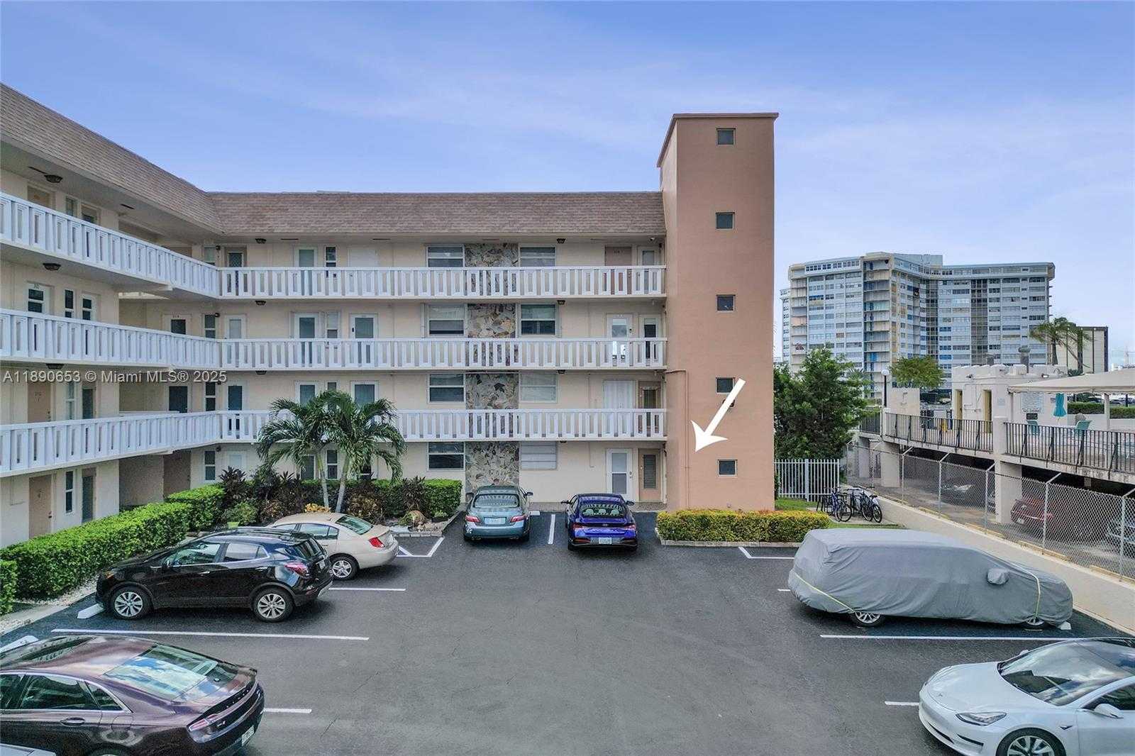 Small Image of 1889 SOUTH OCEAN DR #114, Hallandale Beach Number 49