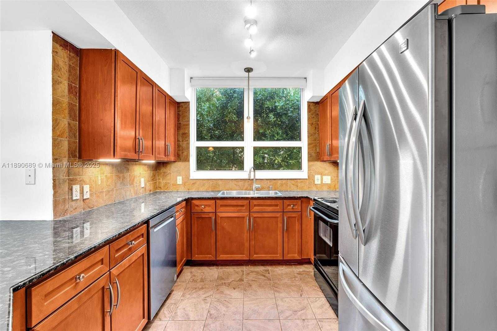 Small Image of 2000 NORTH BAYSHORE DR #227, Miami Number 7