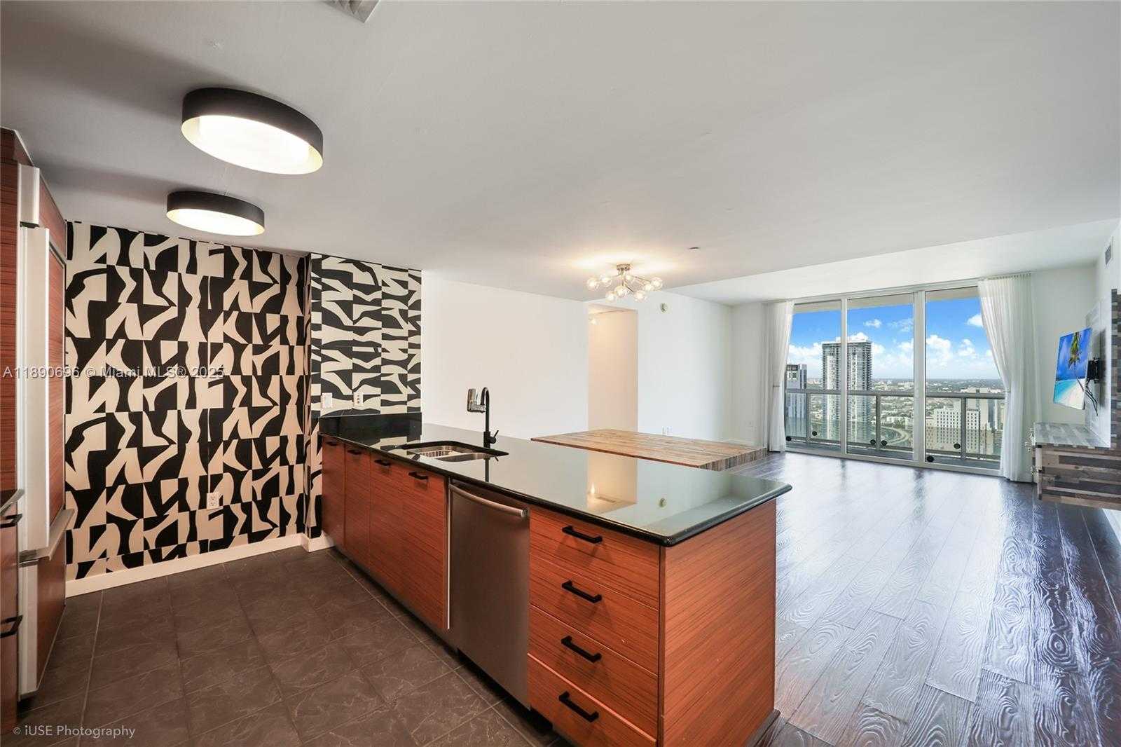 Small Image of 50 BISCAYNE BLVD #4311, Miami Number 2