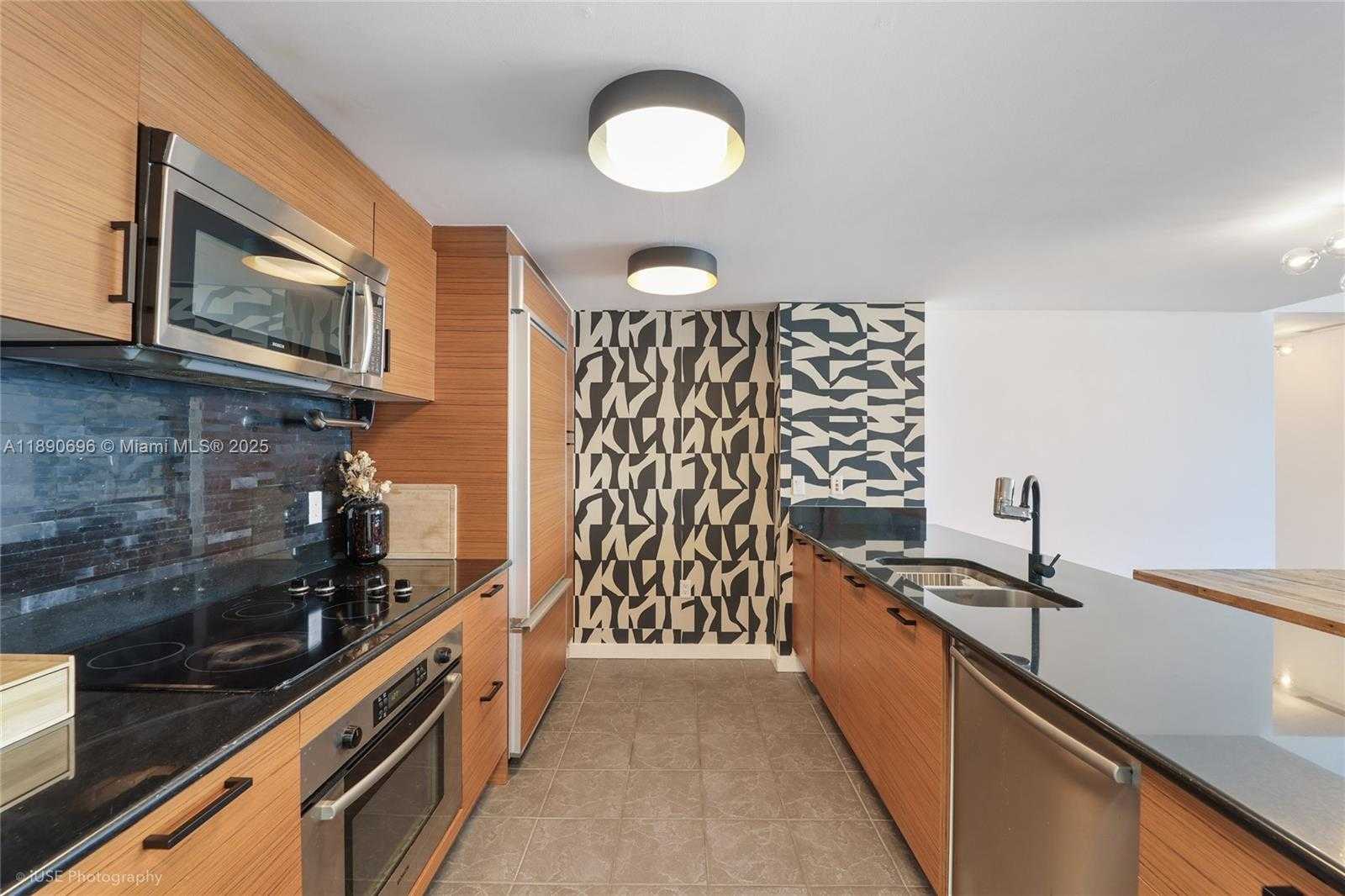 Small Image of 50 BISCAYNE BLVD #4311, Miami Number 3