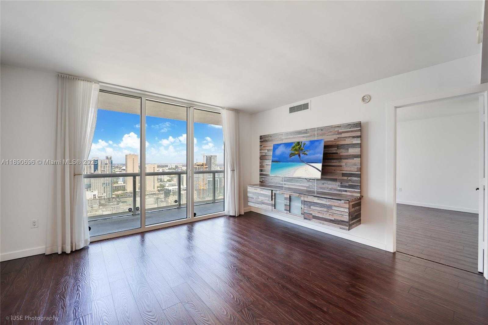 Small Image of 50 BISCAYNE BLVD #4311, Miami Number 5