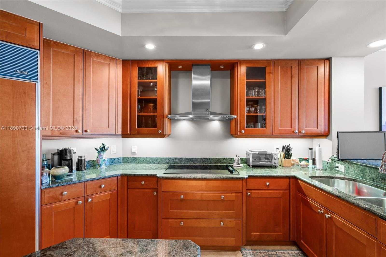Small Image of 21200 POINT PL #1804, Aventura Number 17