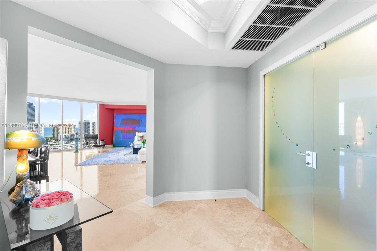 Small Image of 21200 POINT PL #1804, Aventura Number 3
