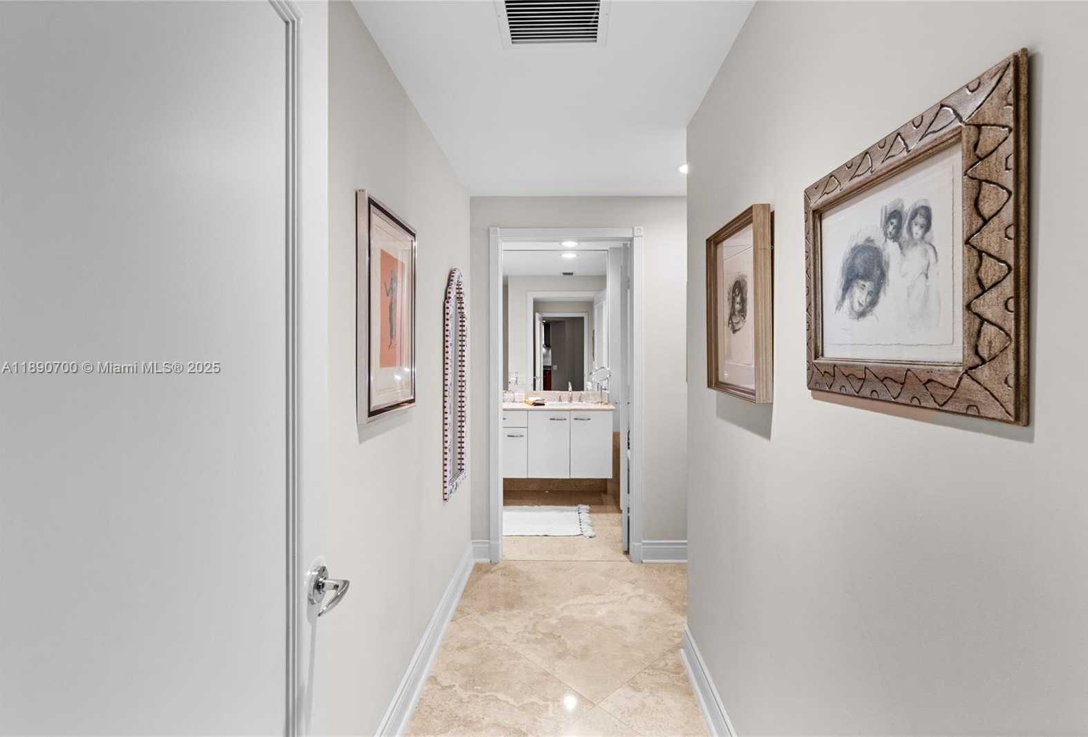 Small Image of 21200 POINT PL #1804, Aventura Number 32
