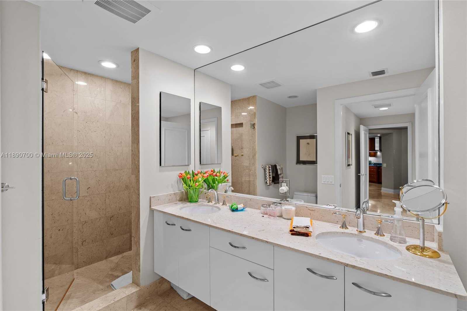 Small Image of 21200 POINT PL #1804, Aventura Number 35