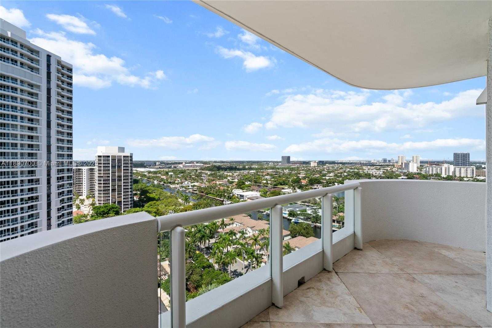 Small Image of 21200 POINT PL #1804, Aventura Number 37